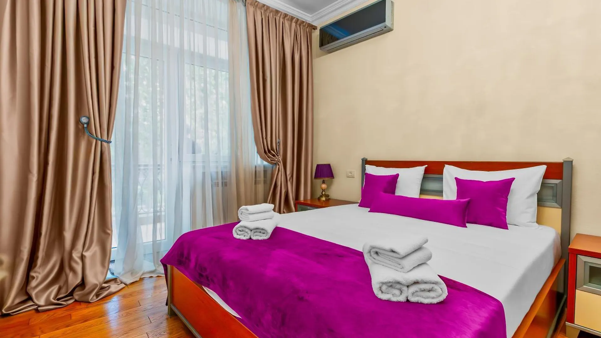 Center Hotel Bakú 4*,  Azerbaiyán