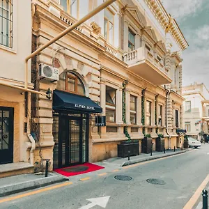 Hotel Eleven, Bakú